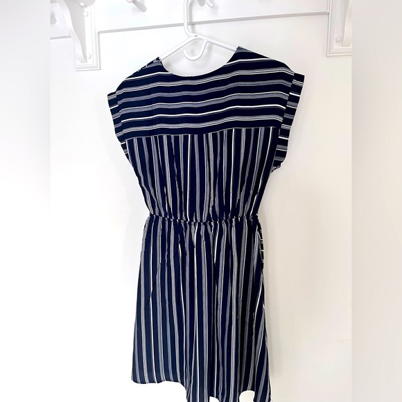 Navy & White dress - Picture 3 of 4